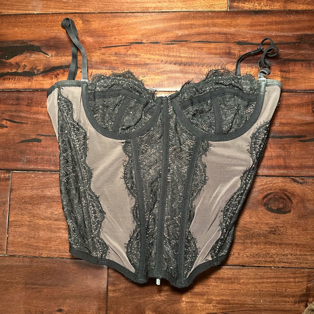 urban outfitters corset